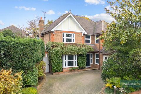 4 bedroom detached house for sale, Alderton Hill, Essex IG10