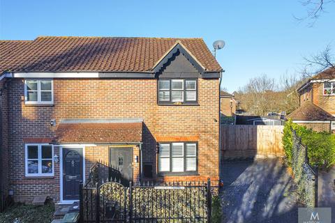 3 bedroom semi-detached house for sale - Loughton, Essex IG10
