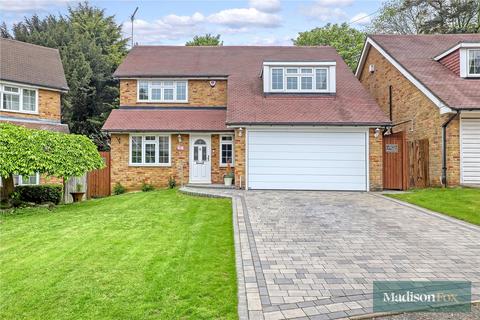 4 bedroom detached house for sale, The Summit, Essex IG10