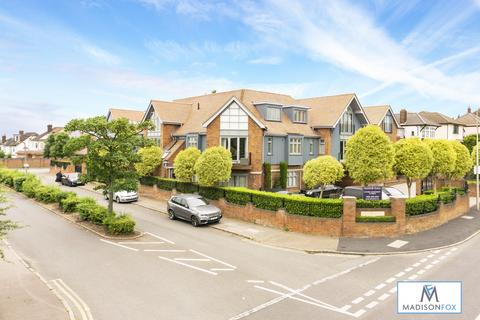 2 bedroom apartment to rent, Chigwell, Essex IG7