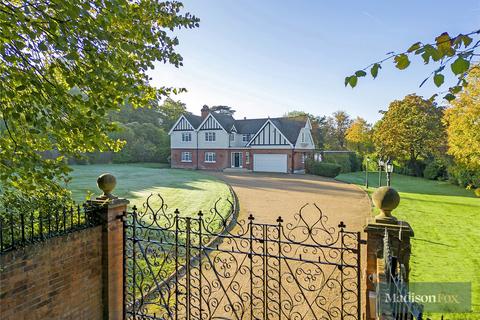 6 bedroom detached house to rent, Manor Road, Essex IG10