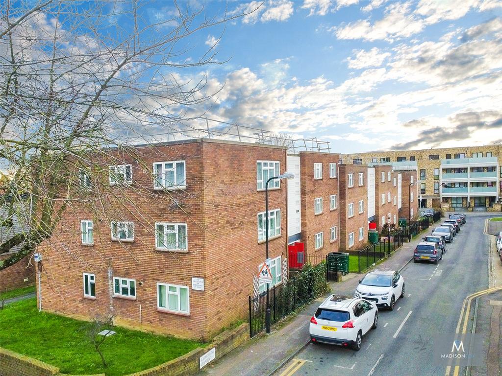 Walthamstow, Walthamstow E17 3 bed apartment for sale £400,000