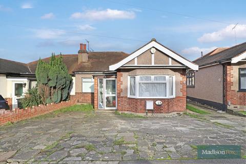 3 bedroom bungalow for sale, Kensington Drive, Greater London IG8