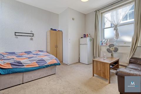 1 bedroom apartment for sale, Woodford Green, Woodford Green IG8