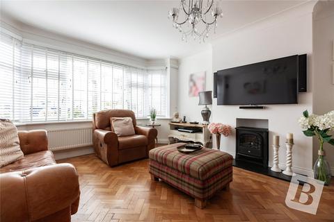 2 Garry Close, Romford, RM1 4AE