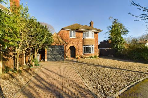 3 bedroom detached house for sale, Hillcrest Avenue, Chertsey, Surrey, KT16