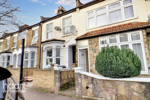 3 bedroom terraced house for sale, Selby Road, London