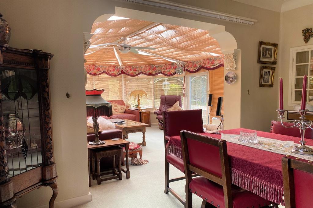 Dining Room/Conserva