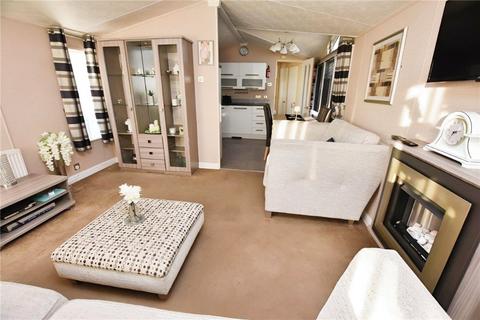 2 bedroom mobile home for sale, Beach Road, St. Osyth, Clacton On Sea