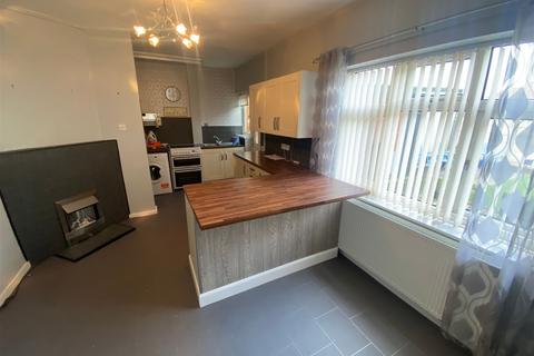 3 bedroom semi-detached house for sale - Sycamore Avenue, Chadderton