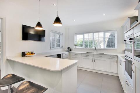 14 Birch Close, Longfield, DA3 7LH