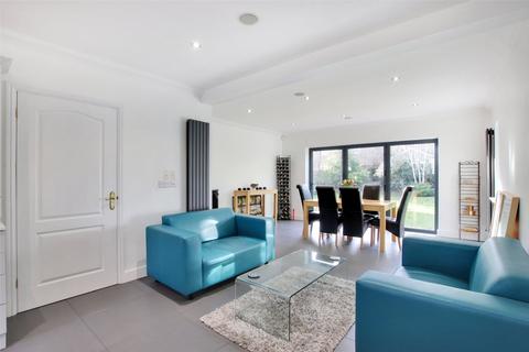 14 Birch Close, Longfield, DA3 7LH