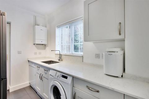 14 Birch Close, Longfield, DA3 7LH