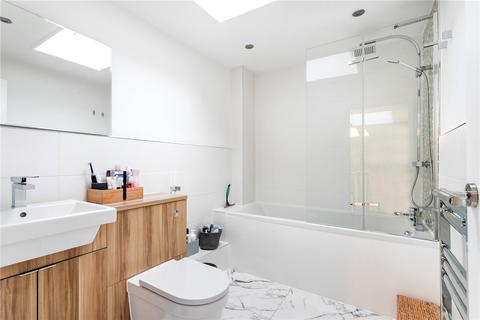 Third Floor Flat, 18 Petherton Road, London, N5 2RD