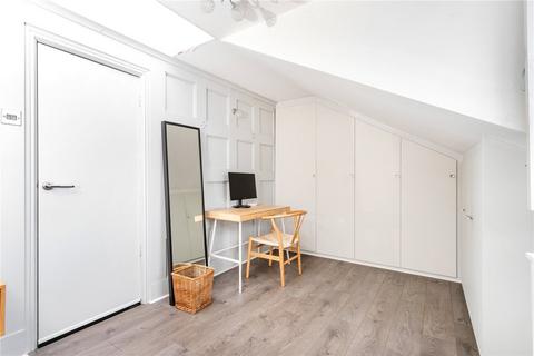 Third Floor Flat, 18 Petherton Road, London, N5 2RD