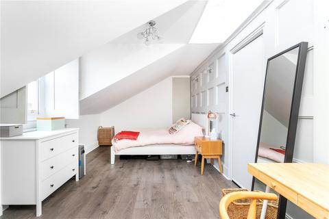 Third Floor Flat, 18 Petherton Road, London, N5 2RD