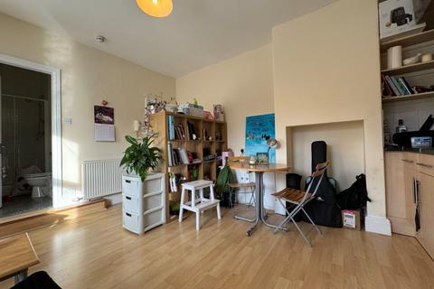 1 bedroom flat to rent, Burton Road, West Didsbury, Manchester, M20