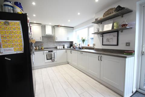 25 Bartley Close, Benfleet, SS7 4DD