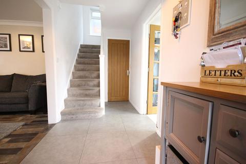 25 Bartley Close, Benfleet, SS7 4DD