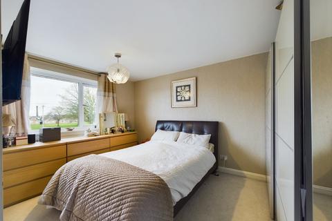 3 bedroom semi-detached house for sale, Weyburn Close, Worcester, WR2