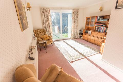42 Hilltop Close, Ascot, SL5 7QU