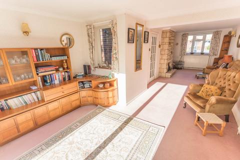 42 Hilltop Close, Ascot, SL5 7QU