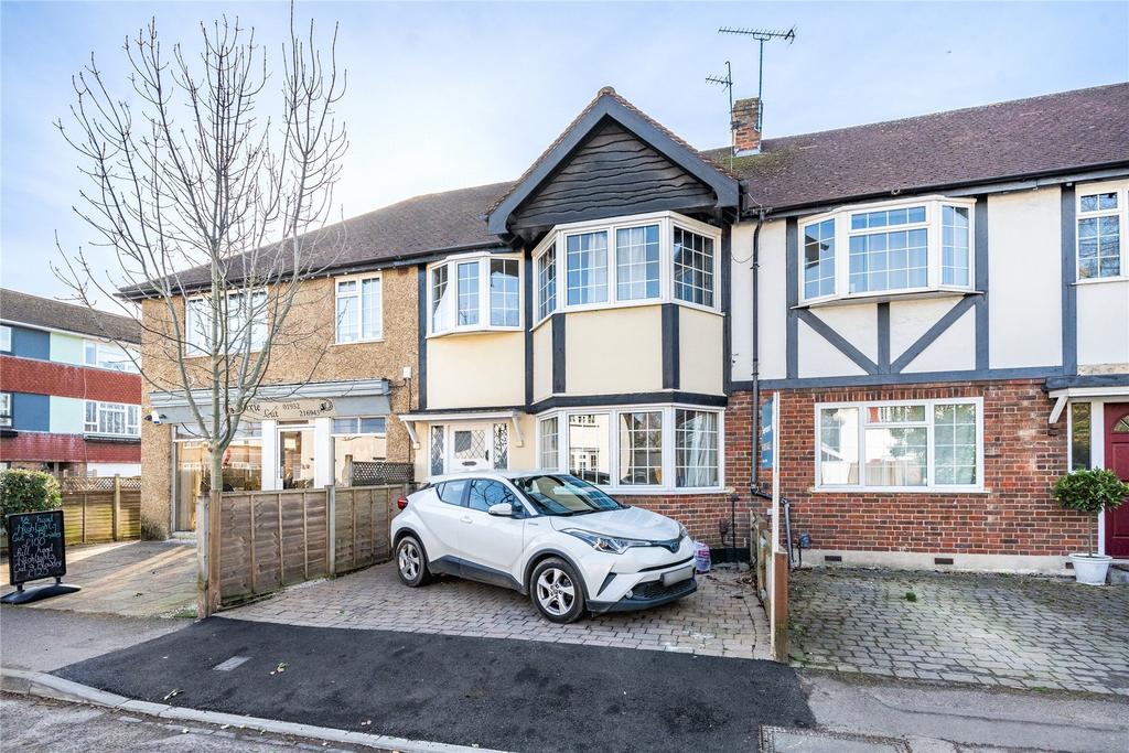 Hersham, Surrey, KT12 3 bed terraced house for sale £550,000