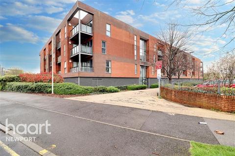 2 bedroom flat to rent, Selskar Court, Newport