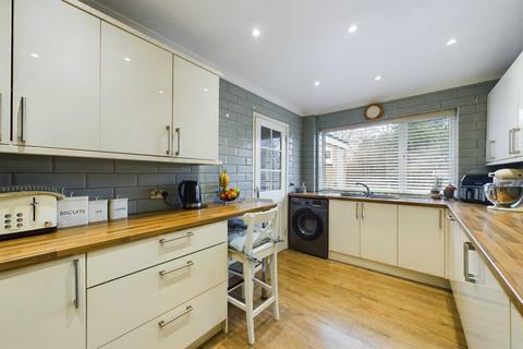 4 bedroom end of terrace house for sale - Newhouse Road, Bovingdon