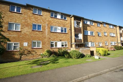 2 bedroom apartment to rent, Rodwell Close, Ruislip HA4