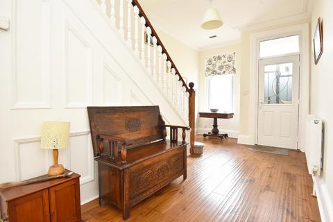 3 Belgrave Crescent, Harrogate, HG2 8HZ