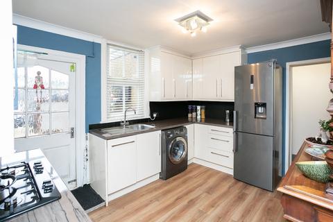 Bottom Flat, 69 Glencoe Road, Bushey, WD23 3DP