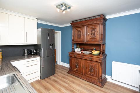 Bottom Flat, 69 Glencoe Road, Bushey, WD23 3DP