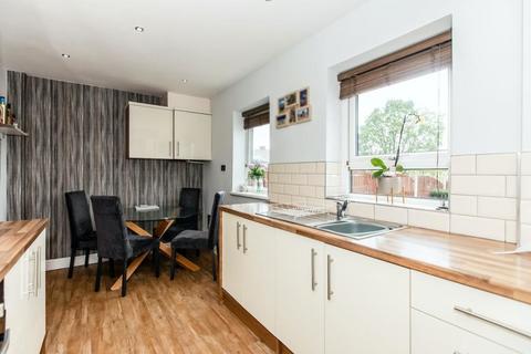34 Hillcrest Road, Chapeltown, Sheffield, S35 1TY
