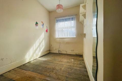 9 Taplin Road, Sheffield, S6 4JD