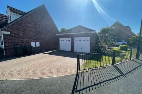 4 bedroom detached bungalow for sale, Hilldrecks View, Ravenfield, Rotherham