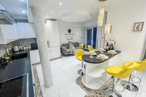 2 bedroom flat for sale, Portnall Road, London W9