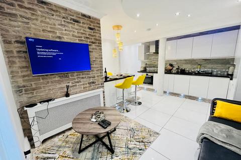 2 bedroom flat for sale, Portnall Road, London W9