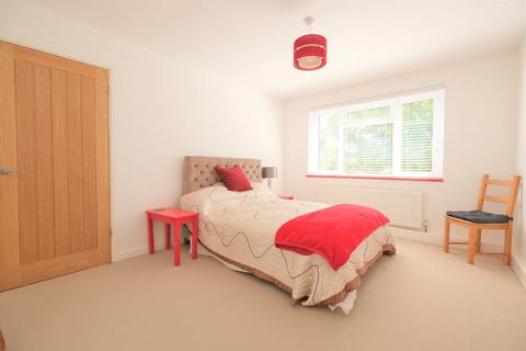 4 bedroom detached house for sale - Crabbs Croft Close, Orpington
