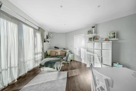 1 bedroom apartment for sale, Quarter House, Battersea Reach