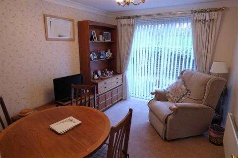 4 bedroom detached house for sale, Robin Close, Uttoxeter