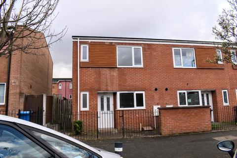 3 bedroom end of terrace house for sale, Markfield Avenue, Manchester