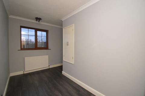 3 bedroom semi-detached house to rent - Camdale Road, London, SE18 2DR