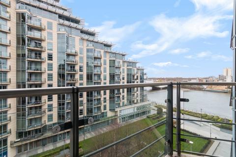 2 bedroom apartment to rent, Juniper Drive, London SW18