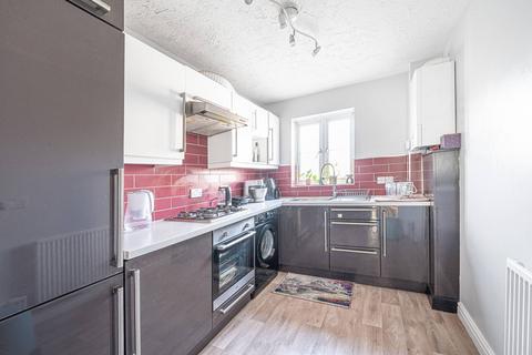 2 bedroom house for sale, Dover Close, Cricklewood, London, NW2