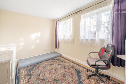 15 Dover Close, London, NW2 1AQ