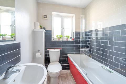 15 Dover Close, London, NW2 1AQ