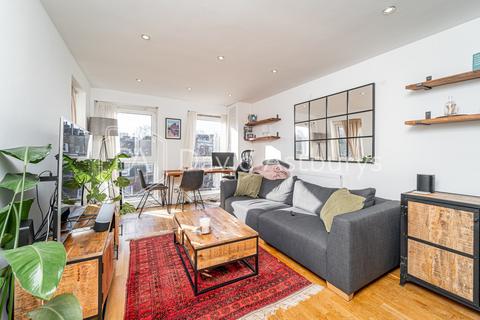 68 Theseus Walk, London, N1 8DS