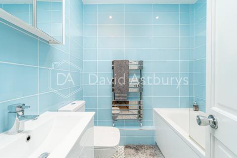 68 Theseus Walk, London, N1 8DS