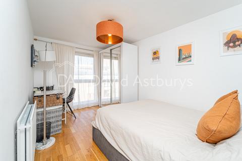 68 Theseus Walk, London, N1 8DS